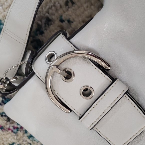 GUC White Coach Bag - Picture 8 of 12